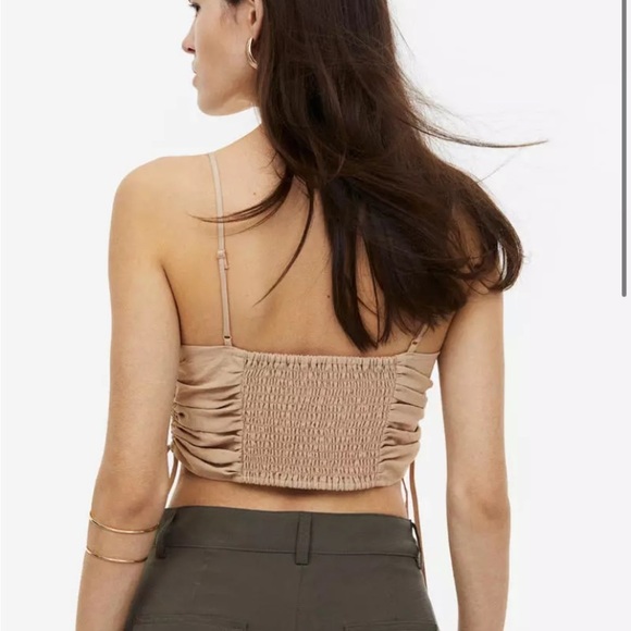 H&M women’s Beige cropped corset style tank top size large - Picture 6 of 12